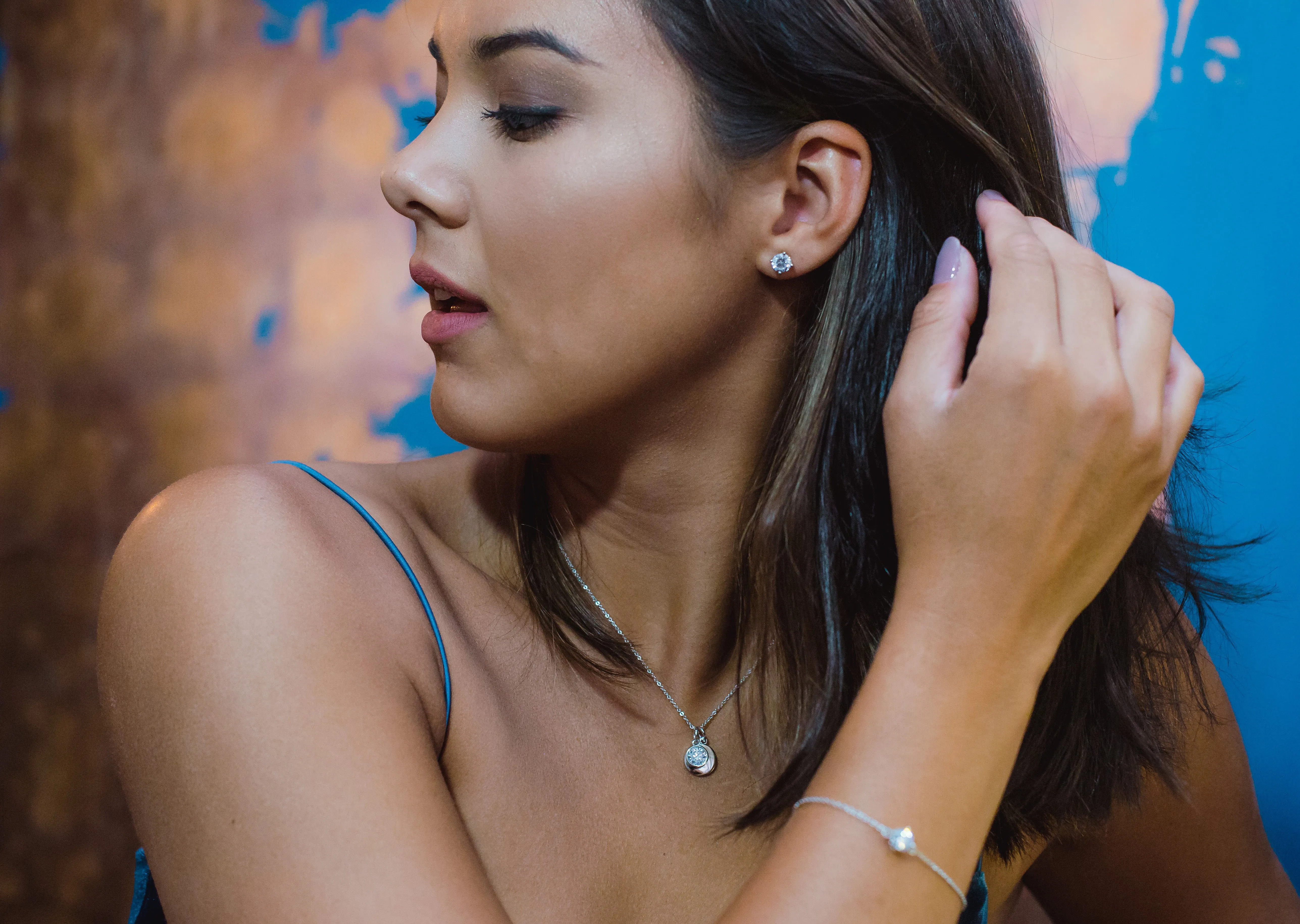 April Birthstone Earrings - Crystal/Diamond