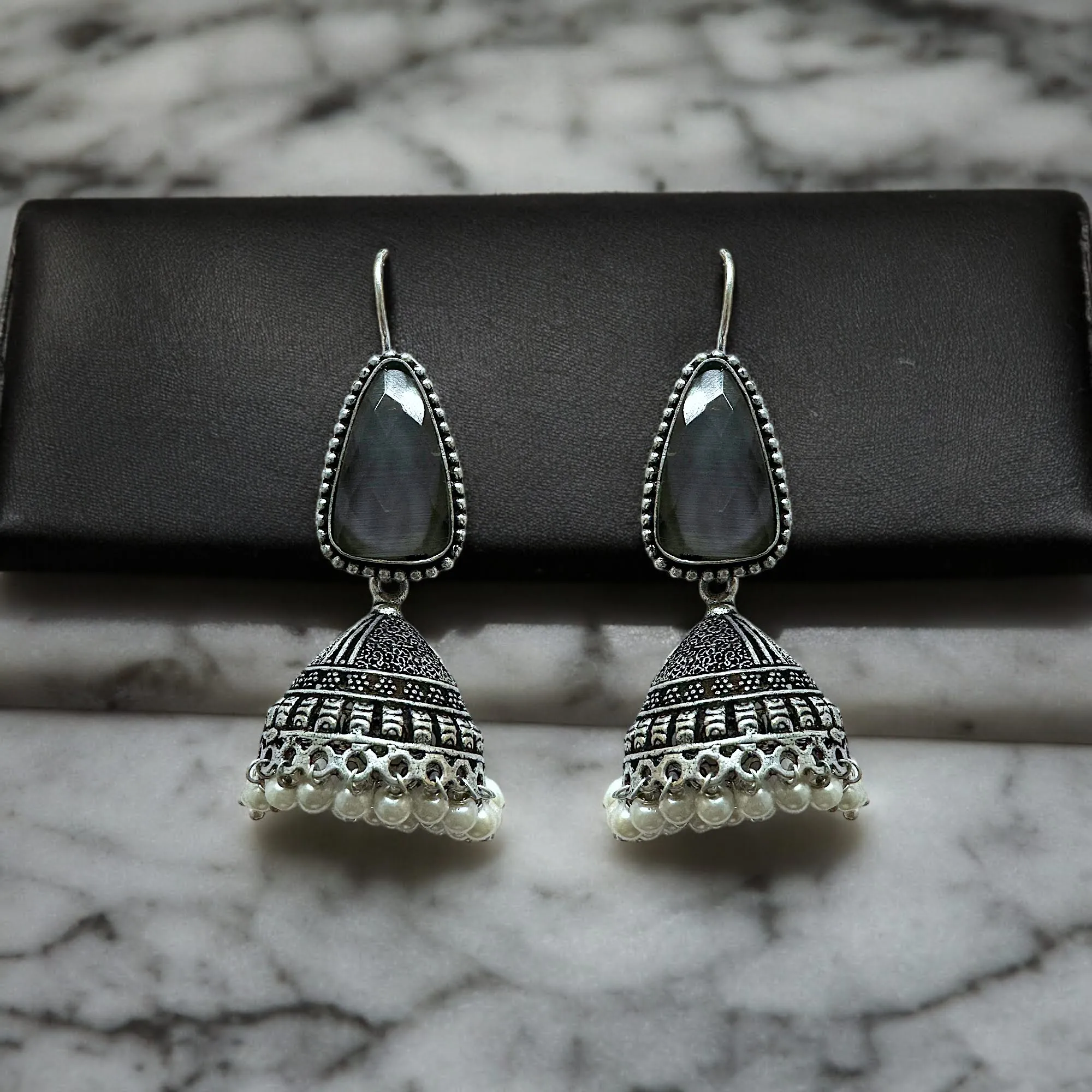 Pearlfect Glimmering Gemstone & Pearl Chandeliers